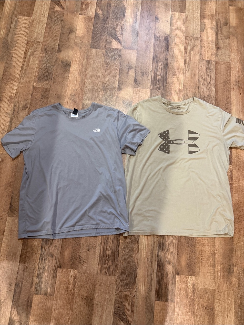 2 Men's Short-Sleeve T-Shirts - Size XL